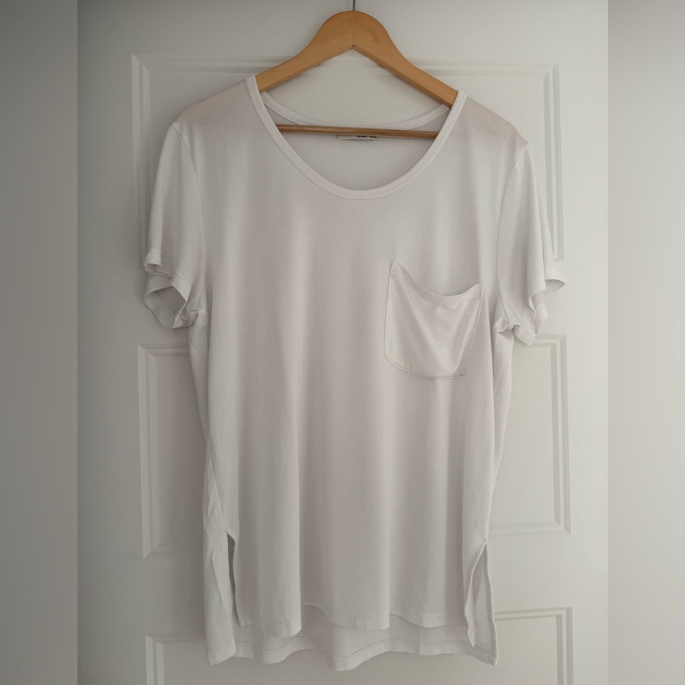 Aritzia - Plain White Short Sleeve Tee